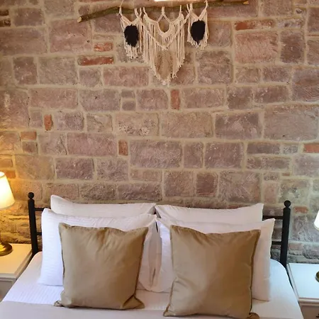 Hekatonisa Hotel 4*