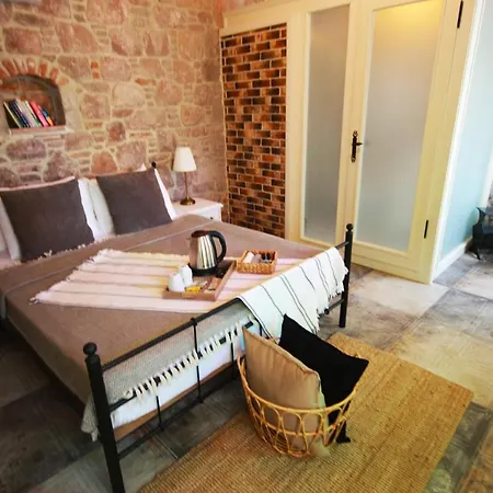 Hekatonisa Hotel 4*